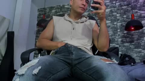 Snapshot of juan_jsmith chatting on February 24, 2025, 2:37 pm juan_jsmith online show from February 24, 2025, 2:37 pm