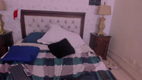 Snapshot of juan_lovers chatting on December 5, 2024, 6:55 pm J U A N L O V E R S online show from December 5, 2024, 6:55 pm