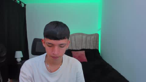 JuanSteven online show from September 24, 2025, 4:27 am