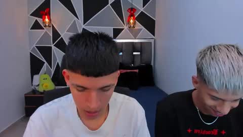 Snapshot of juan_nd_steven chatting on April 25, 2026, 2:36 am JuanSteven online show from April 25, 2026, 2:36 am