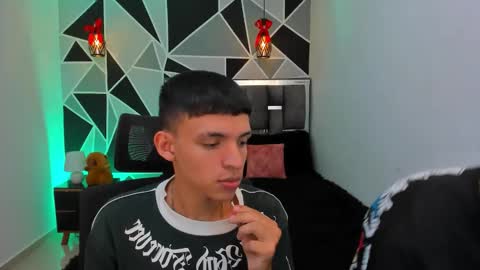Snapshot of juan_nd_steven chatting on May 2, 2026, 3:55 am JuanSteven online show from May 2, 2026, 3:55 am