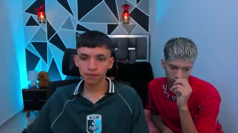 Snapshot of juan_nd_steven chatting on May 13, 2026, 1:03 am JuanSteven online show from May 13, 2026, 1:03 am