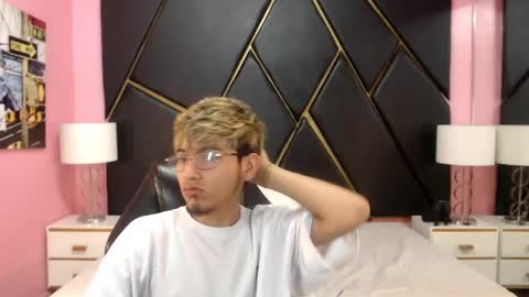 Snapshot of juan_saul1 chatting on April 23, 2026, 12:29 pm juan_saul1 online show from April 23, 2026, 12:29 pm
