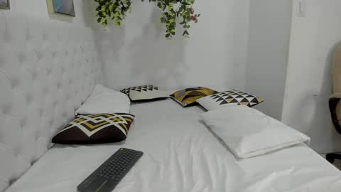 Snapshot of juana_naranjo chatting on June 5, 2026, 6:52 am juana_naranjo online show from June 5, 2026, 6:52 am