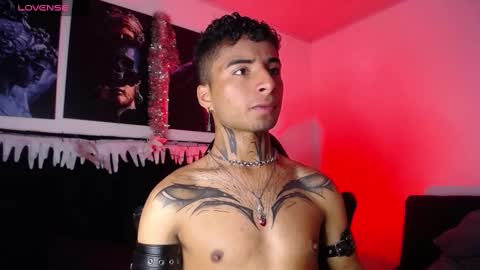 juancamilo66_ online show from January 1, 2025, 8:26 pm