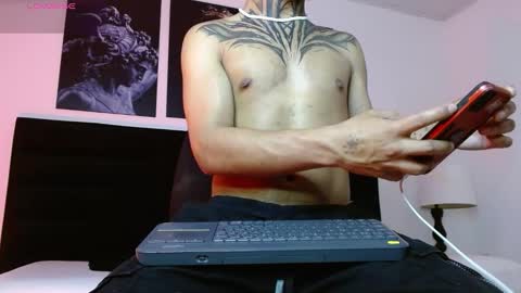 juancamilo66_ online show from February 28, 2025, 5:15 am