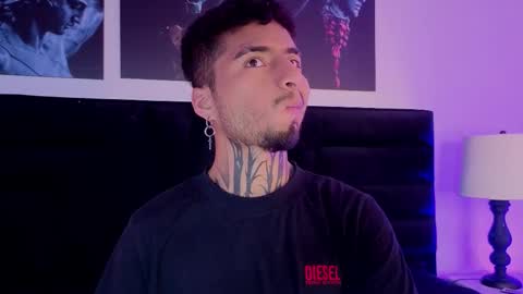 juancamilo66_ online show from February 21, 2026, 11:39 pm