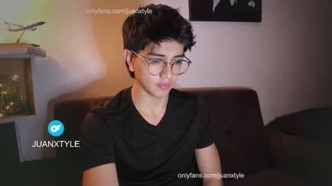 . online show from October 28, 2025, 1:09 am