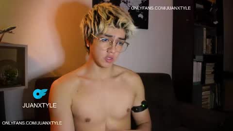 Snapshot of juancamroom chatting on May 28, 2026, 3:04 am . online show from May 28, 2026, 3:04 am