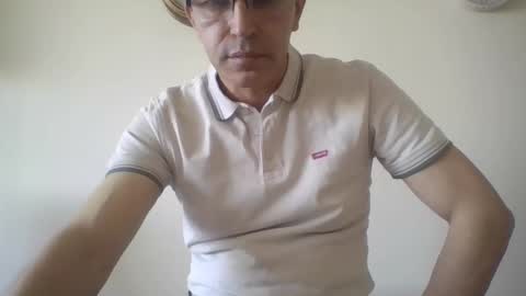 juanearth1 online show from May 1, 2026, 9:08 pm