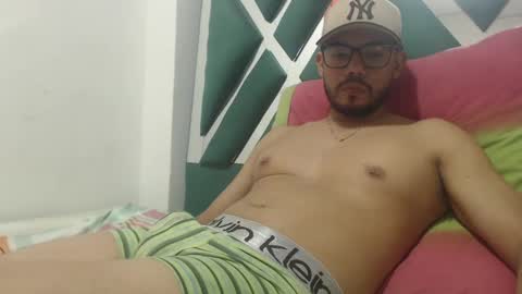 juanfe_style online show from October 12, 2025, 5:39 am