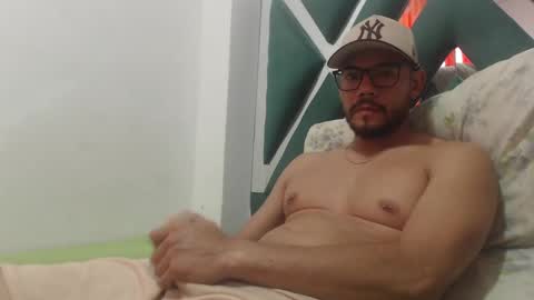 juanfe_style online show from November 11, 2025, 12:38 pm