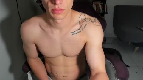 Snapshot of juanisimo_ chatting on May 2, 2026, 11:15 am JUANISIMO online show from May 2, 2026, 11:15 am