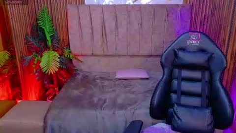 JUANITA online show from June 11, 2026, 11:41 am