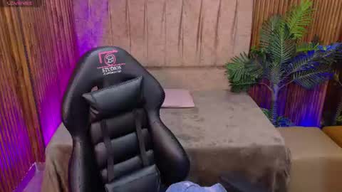JUANITA online show from July 7, 2026, 11:47 am