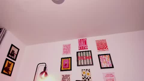 juanitaaa_ online show from July 2, 2026, 3:23 am