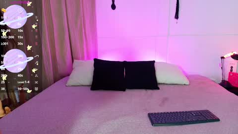 Blue online show from November 24, 2025, 4:18 pm