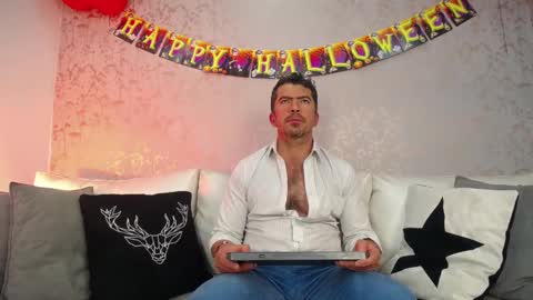 Juan k online show from October 9, 2025, 1:31 pm