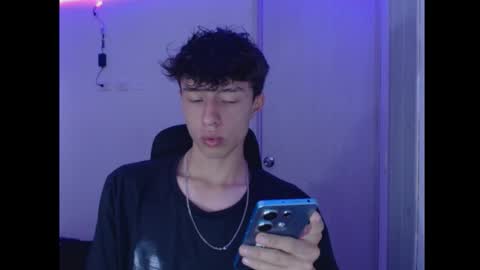 Snapshot of juanmres chatting on December 22, 2025, 6:27 pm juanmres online show from December 22, 2025, 6:27 pm