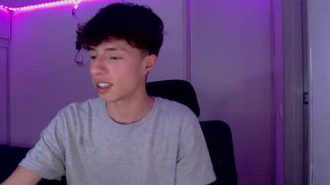 Snapshot of juanmres chatting on February 5, 2026, 12:26 am juanmres online show from February 5, 2026, 12:26 am