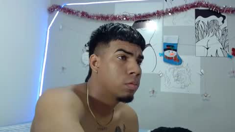 juanse_hot1 online show from December 14, 2024, 12:23 pm