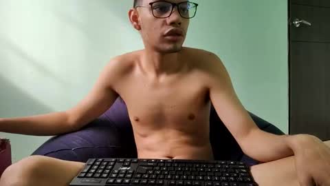 juansuarez204 online show from December 29, 2024, 8:04 pm