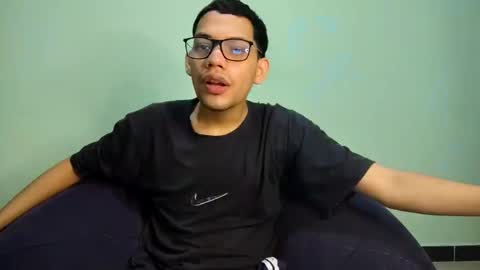 juansuarez204 online show from January 6, 2025, 1:42 am