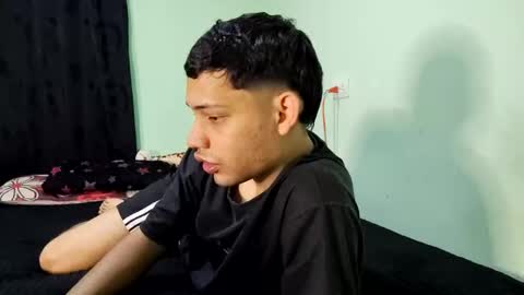 juansuarez204 online show from February 6, 2025, 3:16 am