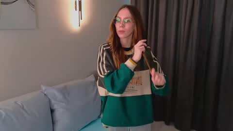 Snapshot of judithmiles chatting on December 3, 2025, 8:00 am Emma online show from December 3, 2025, 8:00 am