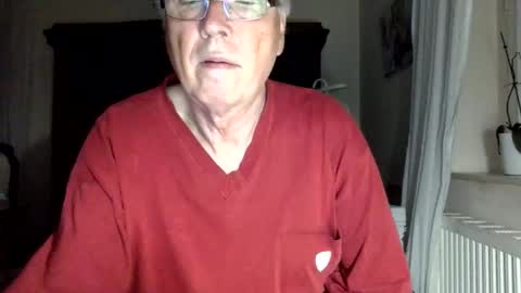 juergener342205 online show from April 30, 2026, 2:29 am