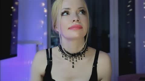 Snapshot of jugoddess chatting on April 27, 2026, 8:40 pm Goddess Julia online show from April 27, 2026, 8:40 pm