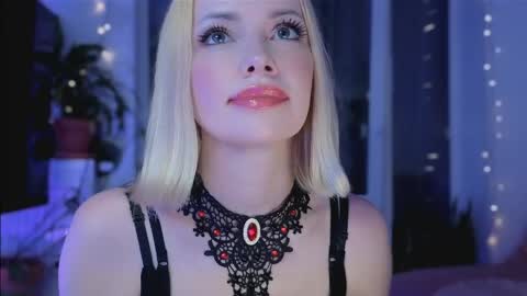 Snapshot of jugoddess chatting on June 3, 2026, 8:03 pm Goddess Julia online show from June 3, 2026, 8:03 pm