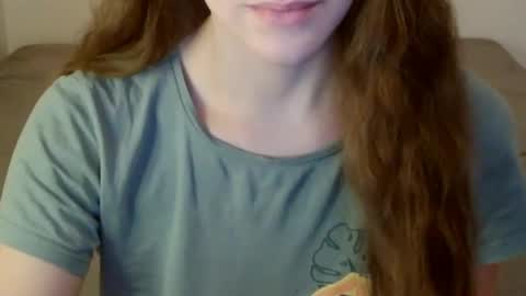 Snapshot of juicetalia chatting on December 11, 2024, 10:47 am JuiceTalia online show from December 11, 2024, 10:47 am