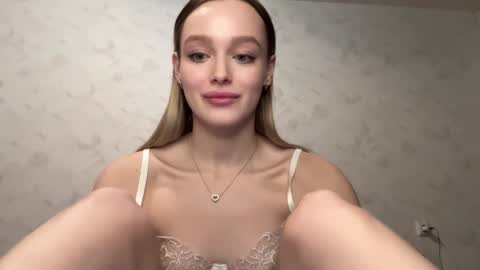 Snapshot of juicy_angels chatting on December 24, 2024, 9:22 pm alexa online show from December 24, 2024, 9:22 pm