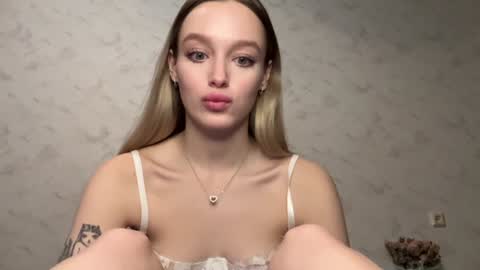 Snapshot of juicy_angels chatting on December 28, 2024, 3:04 pm alexa online show from December 28, 2024, 3:04 pm