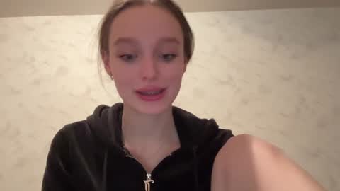 Snapshot of juicy_angels chatting on January 13, 2025, 4:19 pm alexa online show from January 13, 2025, 4:19 pm