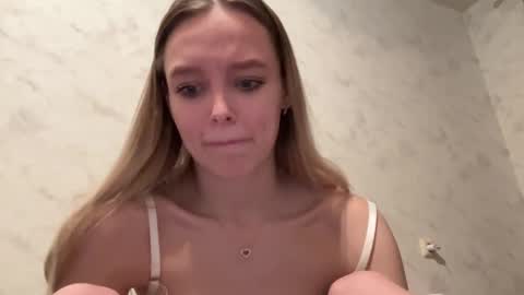 Snapshot of juicy_angels chatting on February 22, 2025, 3:14 pm alexa online show from February 22, 2025, 3:14 pm