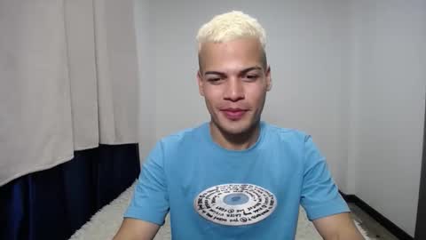 Snapshot of juicy_boy22 chatting on December 18, 2025, 2:28 am Miguel online show from December 18, 2025, 2:28 am