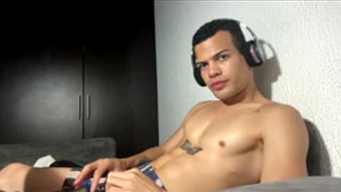 Snapshot of juicy_boy22 chatting on February 13, 2026, 9:27 am Miguel online show from February 13, 2026, 9:27 am