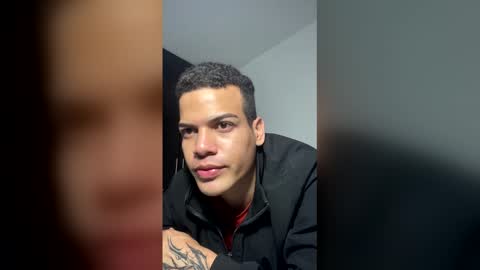 Snapshot of juicy_boy22 chatting on March 5, 2026, 11:01 pm Miguel online show from March 5, 2026, 11:01 pm