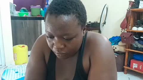 Snapshot of juicybooty_001 chatting on July 4, 2026, 1:06 pm Sweetass online show from July 4, 2026, 1:06 pm