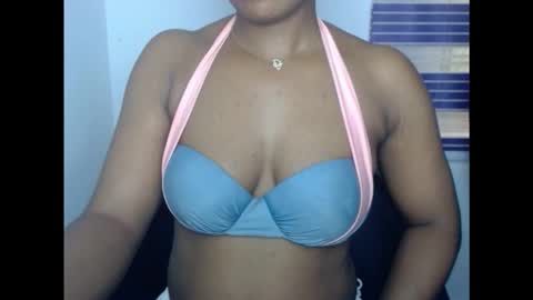 Snapshot of juicycuntx chatting on October 21, 2025, 9:43 am juicycuntx online show from October 21, 2025, 9:43 am