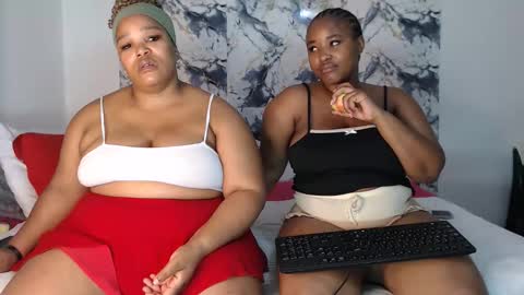 Snapshot of juicyjasminx chatting on June 2, 2026, 7:16 pm juicyjasminx online show from June 2, 2026, 7:16 pm