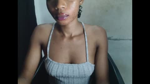juicyxpussyxx online show from July 27, 2026, 9:33 pm