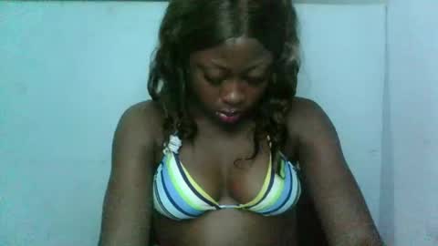 juicyyxboobs online show from May 6, 2026, 12:19 am