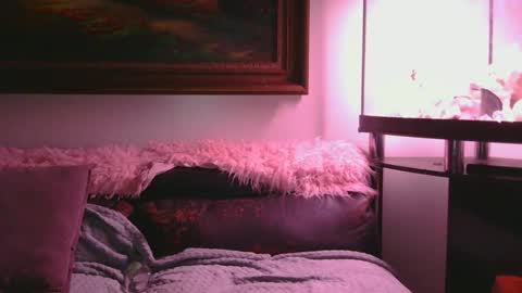 Snapshot of juiicybee chatting on February 25, 2025, 5:08 am Juiicy Bunns online show from February 25, 2025, 5:08 am