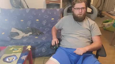 Julcs online show from January 25, 2025, 10:07 pm