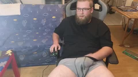 Julcs online show from January 28, 2025, 8:36 pm