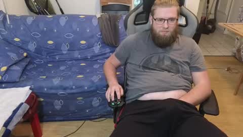 Julcs online show from February 13, 2025, 10:02 am