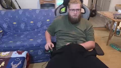 Julcs online show from February 15, 2025, 3:39 pm